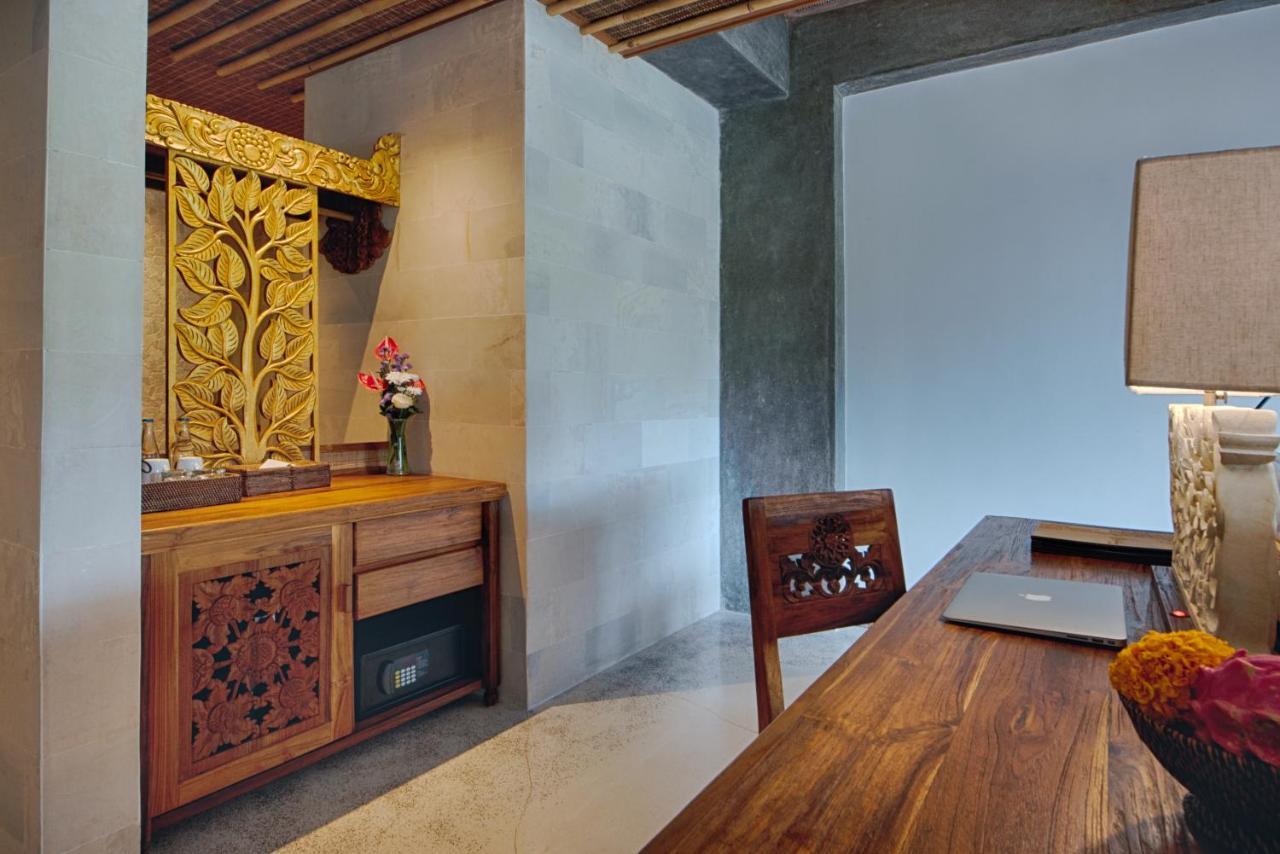 Kastara Resort Ubud  Ngoại thất bức ảnh A small altar at a home in Bali