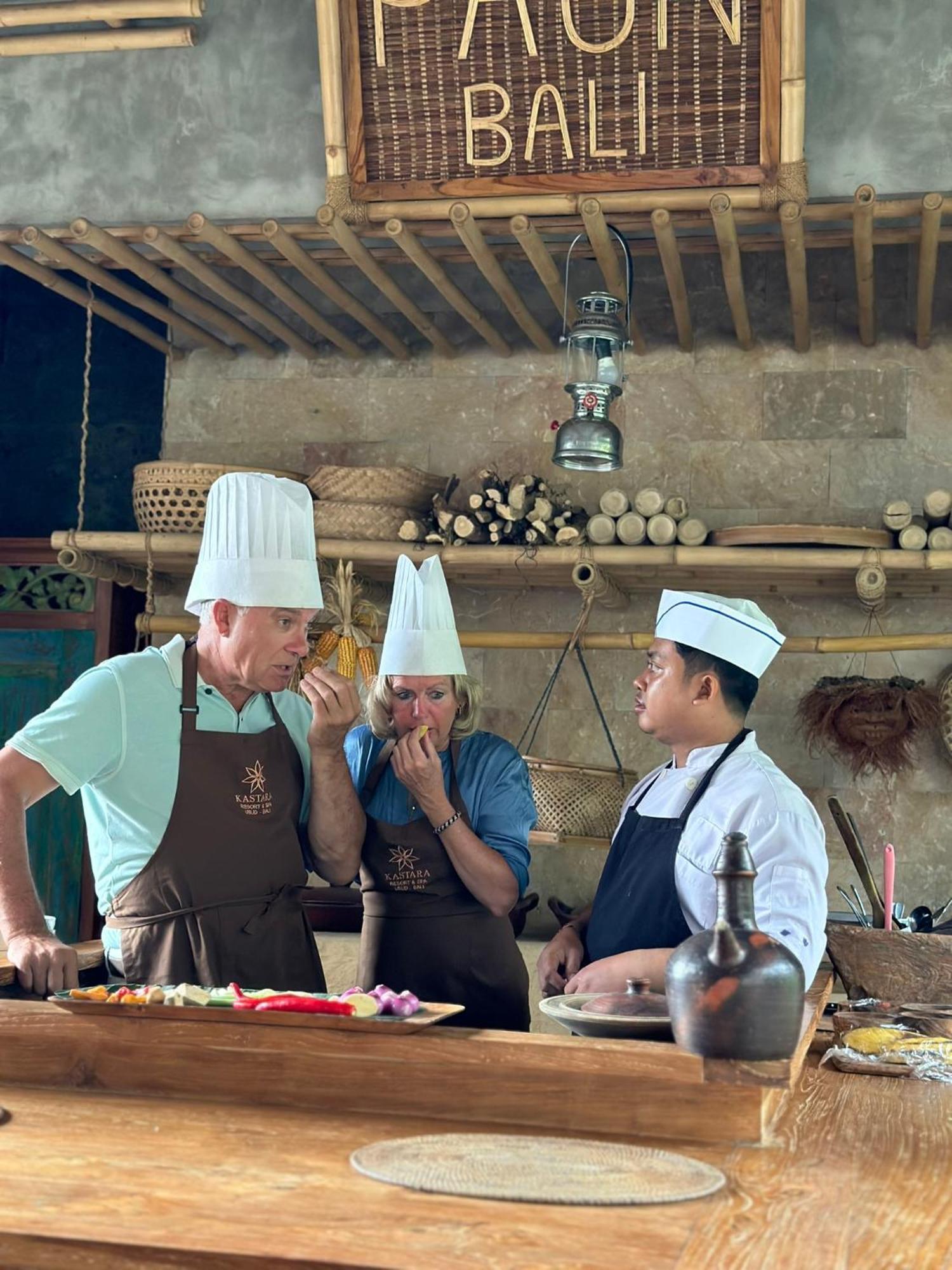 Kastara Resort Ubud  Ngoại thất bức ảnh Cooking class at the resort